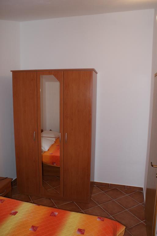 Apartments Jurjevic Petrčane Exterior foto