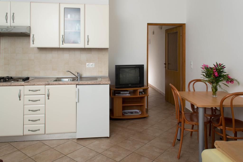 Apartments Jurjevic Petrčane Exterior foto
